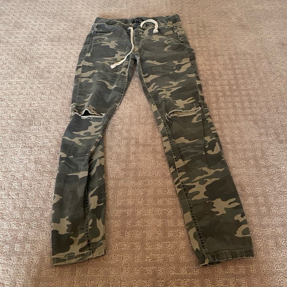 Camouflage skinny jeans
